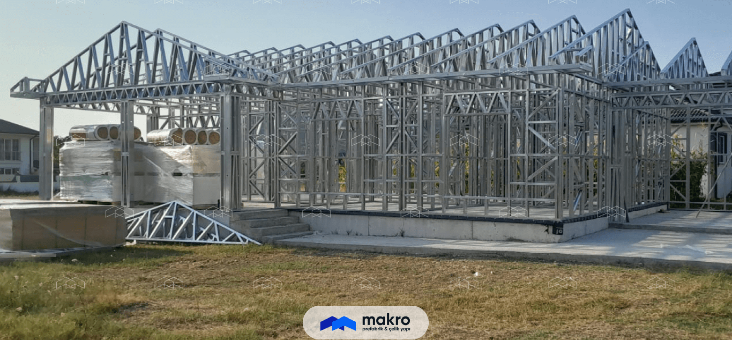 Some Important Features of Structures Used in Construction Sites