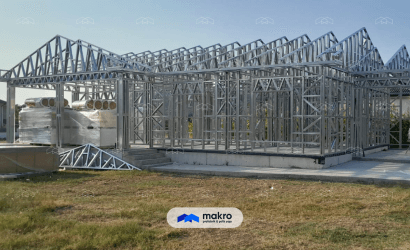 Some Important Features of Structures Used in Construction Sites