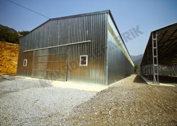 Uninsulated Steel Hangar